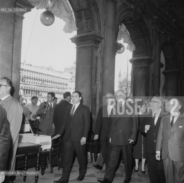 POLITICA / IL PRESIDENTE GENERALE CHARLES DE GAULLE (FRANCIA) IN VISITA A VENEZIA CON IL SINDACO FAVARETTO-FISCA / 1967 - © ARCHIVIO Graziano Arici/Rosebud2 .