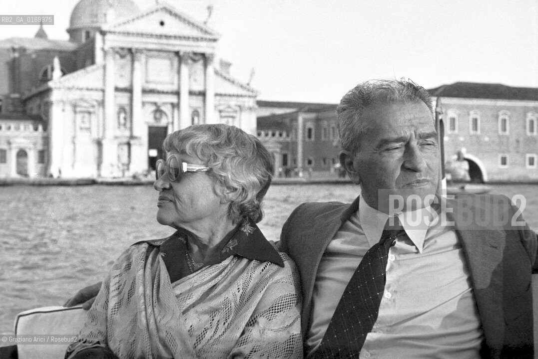 POLITICA / IL POLITICO COMUNISTA PIETRO INGRAO CON LA MOGLIE IN GONDOLA A VENEZIA / 1978 - © ARCHIVIO Graziano Arici/Rosebud2 .