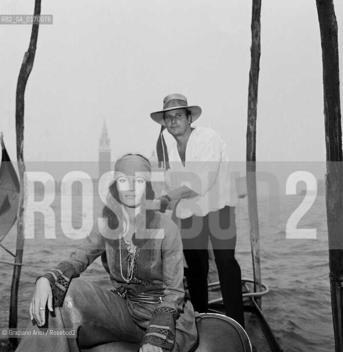 CINEMA / LATTRICE NICOLETTA RANGONI MACCHIAVELLI (ITALIA) A VENEZIA / IN GONDOLA, GONDOLIERE / MOSTRA INTERNAZIONALE DARTE CINEMATOGRAFICA, BIENNALE 1969 - © ARCHIVIO Graziano Arici/Rosebud2 .