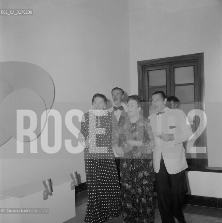 CINEMA / CLARA AGNELLI CON IL CONTE GIOVANNI NUVOLETTI / MOSTRA INTERNAZIONALE DARTE CINEMATOGRAFICA, BIENNALE 1971 - © ARCHIVIO Graziano Arici/Rosebud2 