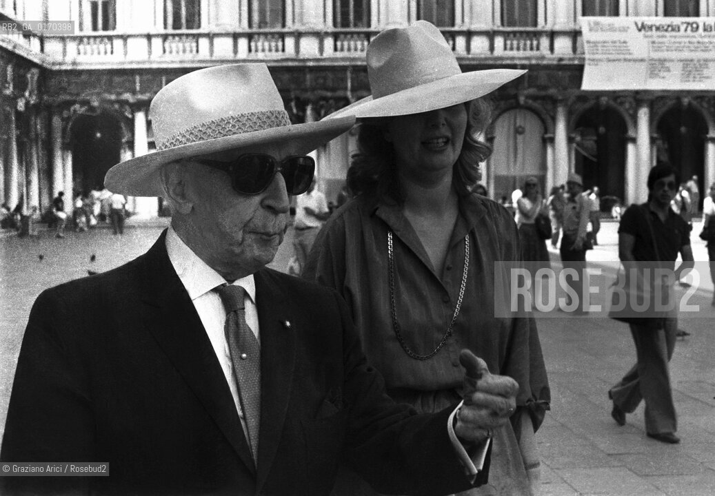 MUSICA CLASSICA / IL PIANISTA ARTHUR RUBINSTEIN (POLONIA/USA) A VENEZIA / CON OCCHIALI NERI E CAPPELLO / 1979 - © ARCHIVIO Graziano Arici/Rosebud2 
