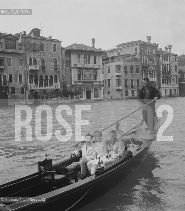CINEMA / LATTRICE BARBARA RUSH (USA) A VENEZIA / IN GONDOLA CON IL MARITO E IL FIGLIO / GONDOLIERE / 1966 - © ARCHIVIO Graziano Arici/Rosebud2 