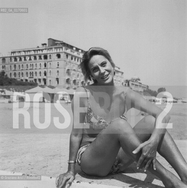 CINEMA / LATTRICE ALIDA VALLI (ITALIA) IN SPIAGGIA IN BIKINI / HOTEL EXCELSIOR / FILM LA STRATEGIA DEL RAGNO / MOSTRA INTERNAZIONALE DARTE CINEMATOGRAFICA, BIENNALE 1970 - © ARCHIVIO Graziano Arici/Rosebud2 