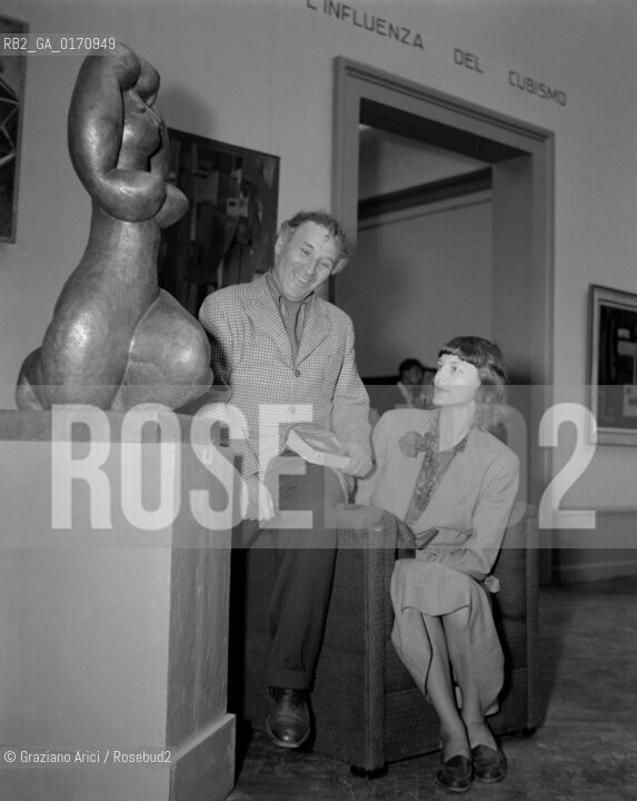 THE PAINTERS MARC CHAGALL WITH HIS WIFE VIRGINIA HAGGARD AT INTERNATIONAL ART EXPOSITION IN VENICE - 1948 © ARCHIVIO Graziano Arici/Rosebud2  / ARTE / PITTORE / XXIV BIENNALE DARTE