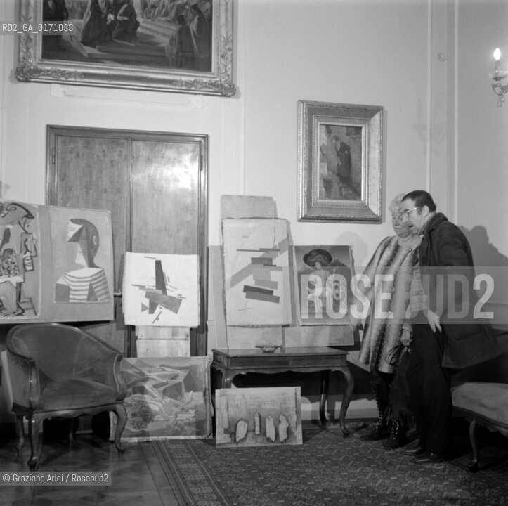 THE ART COLLECTOR PEGGY GUGGENHEIM WITH THE PAINTER GIUSEPPE SANTOMASO IN VENICE - 1972 - © ARCHIVIO Graziano Arici/Rosebud2  / ARTE / COLLEZIONISTA / PITTORE / ARTE