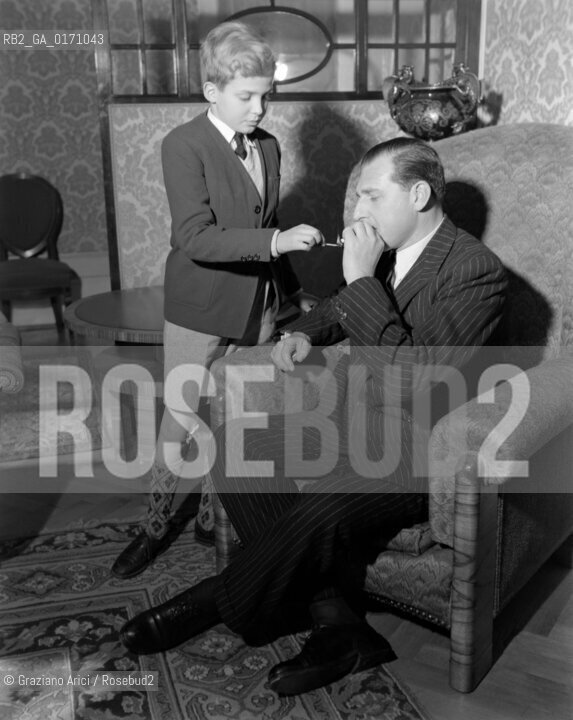 THE KING OF SPAIN JUAN WITH HIS SON JUAN CARLOS IN LAUSANNE - 1948 © ARCHIVIO Graziano Arici/Rosebud2  / NOBILE
