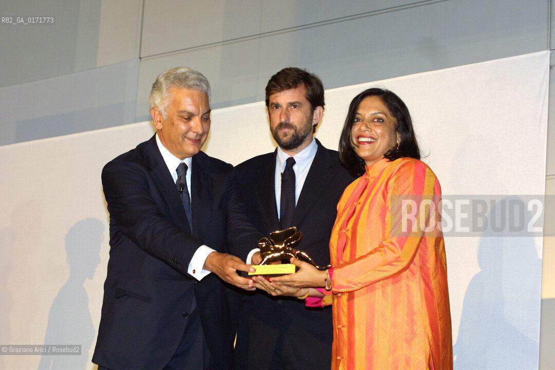 08/09 - VENICE - 58.INTERNATIONAL FILM FESTIVAL - LEONE DORO MIGLIOR FILM - MONSOON WEDDING - THE DIRECTOR MIRA NAIR WITH THE PRESIDENT OF THE BIENNALE PAOLO BARATTA AND THE PRESIDENT OF THE JURY NANNI MORETTI  - ©Graziano Arici/Rosebud2
