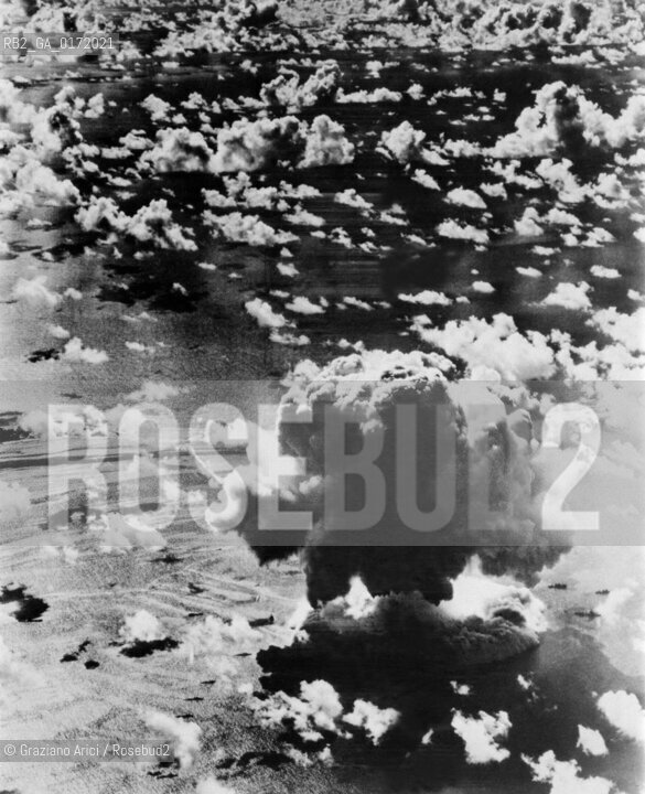 A SEQUENCE FROM THE DOCUMENTARY FILM ON THE U.S. WAR MARINE - 1948 - IX INTERNATIONAL FILM FESTIVAL IN VENICE - © ARCHIVIO Graziano Arici/Rosebud2  / SCENA DAL FILM / CINEMA / MOSTRA DEL CINEMA / DOCUMENTARIO / BOMBA ATOMICA