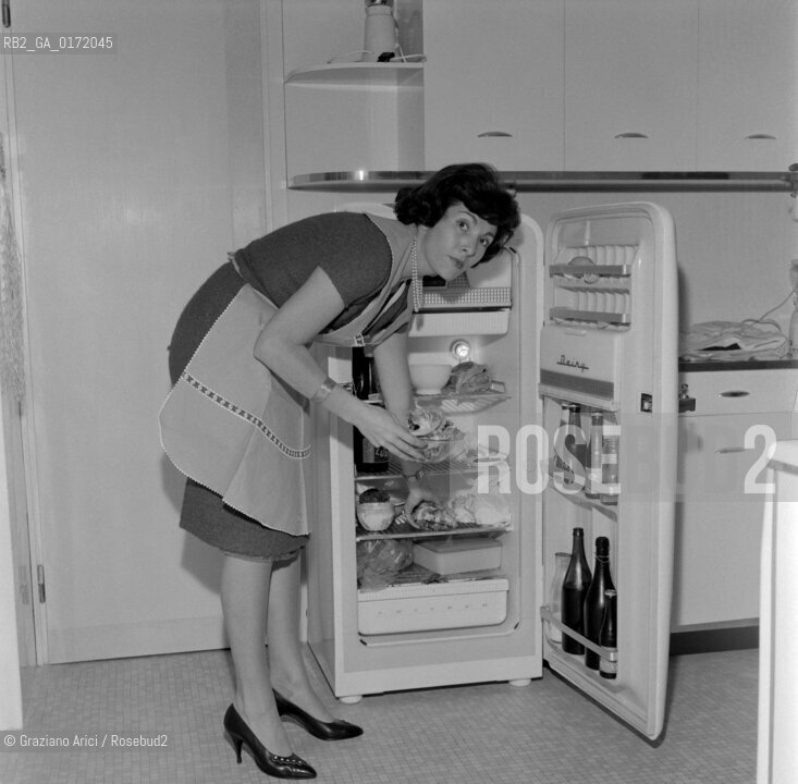 THE OPERA SINGER ROSANNA CARTERI AT HER HOME - PADOVA - 1960 © ARCHIVIO Graziano Arici/Rosebud2  / MUSICA / CANTANTE LIRICO