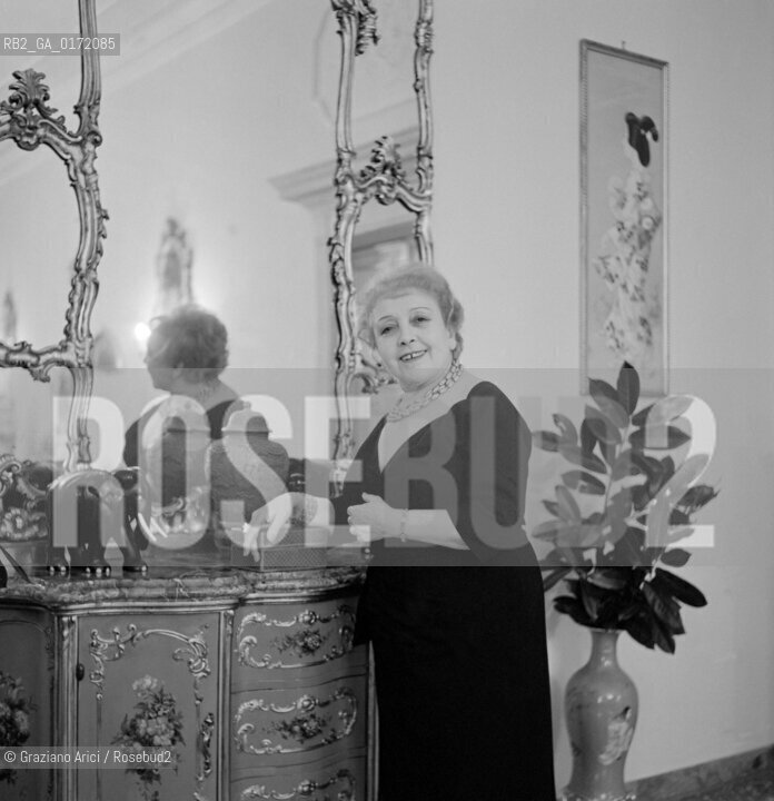 THE OPERA SINGER TOTI DAL MONTE AT HER HOME - 1961 © ARCHIVIO Graziano Arici/Rosebud2  / MUSICA/ CANTANTE LIRICO