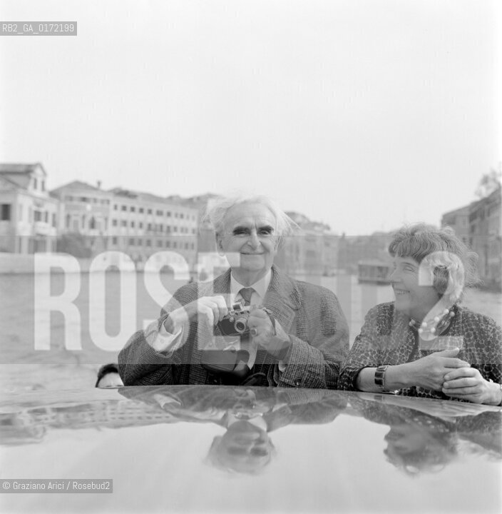 THE ARCHITECT RICHARD NEUTRA IN VENICE ON THE OCCASION OF THE CONFERENCE SAVE VENICE- 1962 - © ARCHIVIO Graziano Arici/Rosebud2  / ARCHITETTURA
