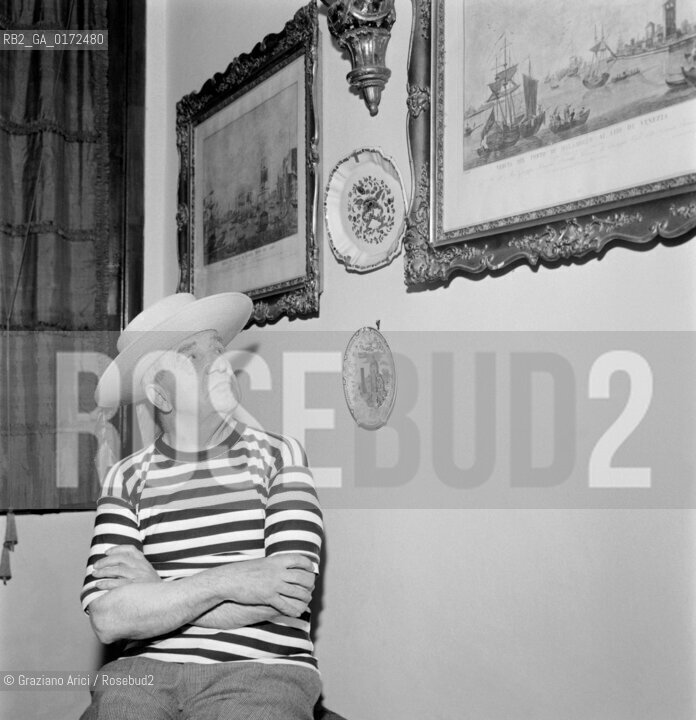 THE WRITER AND POET ALDO PALAZZESCHI AT HIS HOME IN VENICE - 1962 © ARCHIVIO Graziano Arici/Rosebud2  / SCRITTORE / LETTERATURA / POETA