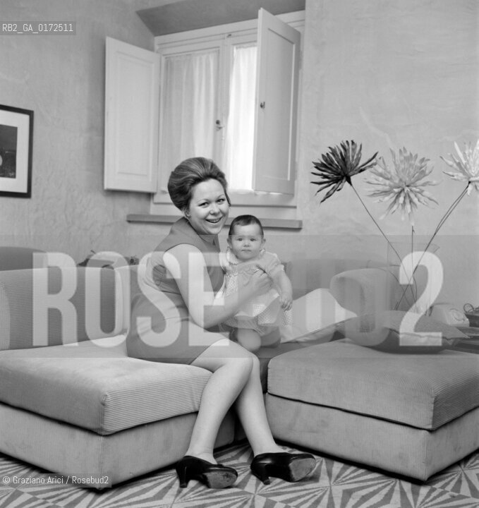 THE OPERA SINGER RENATA SCOTTO WITH HER DAUGHTER - FLORENCE - 196?  © ARCHIVIO Graziano Arici/Rosebud2  / MUSICA / MUSICA LIRICA / CANTANTE