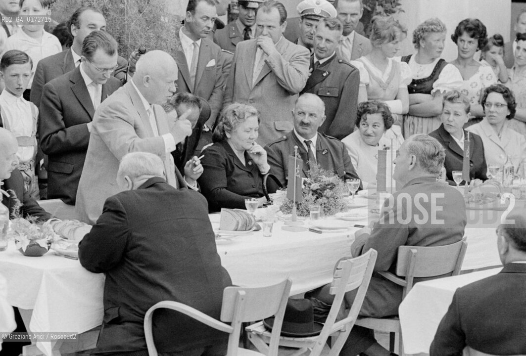 THE RUSSIAN STATESMAN AND PRESIDENT NIKITA SERGEYEVICH KHRUSHCHEV IN VIENNA  WITH HIS WIFE  ( AUSTRIA ) - 196?  © ARCHIVIO Graziano Arici/Rosebud2  / POLITICA / KRUSCEV / CHRUSCEV