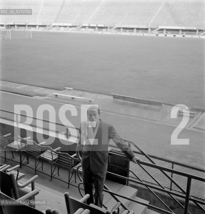THE SOCCER PLAYER MIGUEL MONTUORI IN FLORENCE - 1958 - © ARCHIVIO Graziano Arici/Rosebud2  / SPORT / CALCIATORE / STADIO