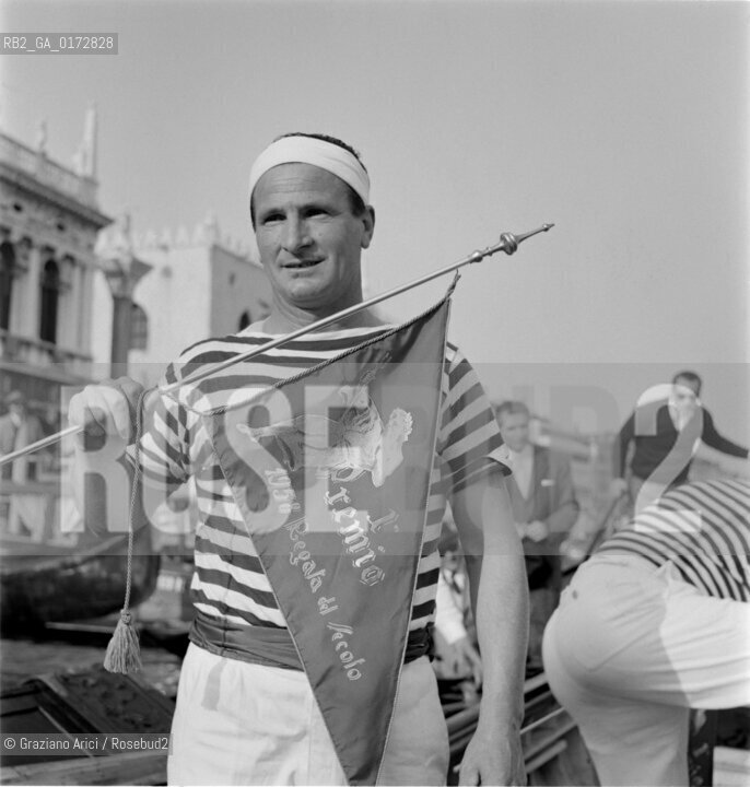 THE GONDOLIER STRIGHETA IN VENICE - 1958 - © ARCHIVIO Graziano Arici/Rosebud2  / VARIE / GONDOLIERE