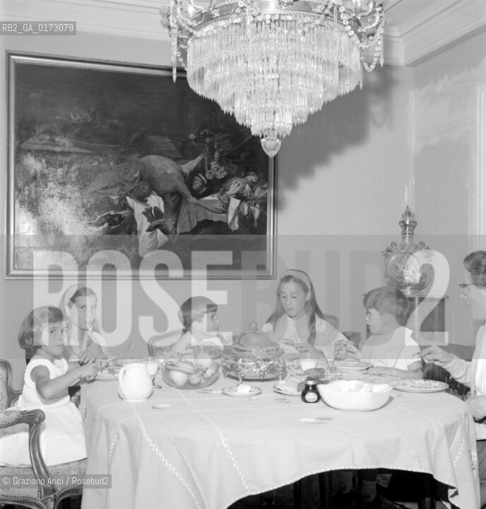 THE MARQUISS VALLEVERDE FAMILY IN MADRID - 196? © ARCHIVIO Graziano Arici/Rosebud2  / NOBILTA / MARCHESE