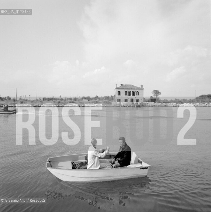 THE FOOT-BALL TRAINER HELENIO HERRERA WITH HIS WIFE FLORA GANDOLFI - VENICE - 1974 © ARCHIVIO Graziano Arici/Rosebud2  / SPORT / ALLENATORE / BARCA