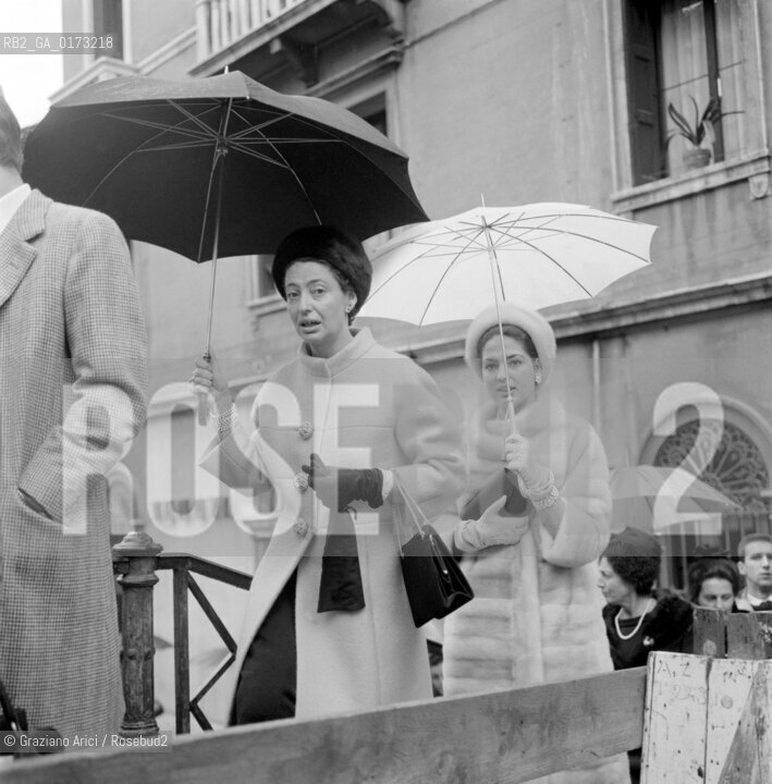 THE PRINCESS IRA FURSTENBERG WITH HER MATHER CLARA AGNELLI - VENICE - 1962 © ARCHIVIO Graziano Arici/Rosebud2  / NOBILE / PRINCIPI