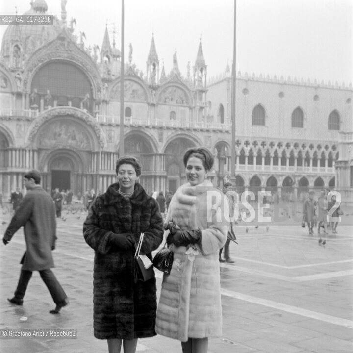 THE PRINCESS IRA FURSTENBERG WITH HER MATHER CLARA AGNELLI IN VENICE - 1960 © ARCHIVIO Graziano Arici/Rosebud2  / NOBILE / PRINCIPESSA