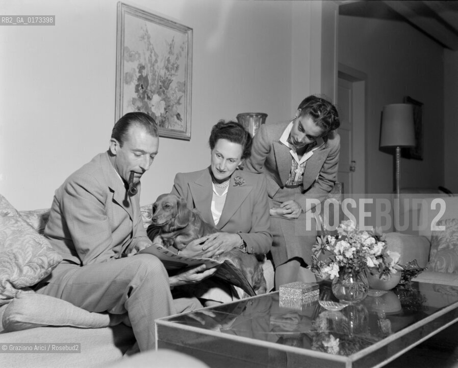 THE PRINCESS ASPASIA OF GREECE WITH HER FAMILY - 1947 © ARCHIVIO Graziano Arici/Rosebud2  / NOBILTA / PRINCIPE / CANE