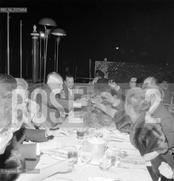 THE ARTIST PAINTER GIORGIO DE CHIRICO AND THE GALLERIST ZAMBERLAN IN VENICE  - 196? -  © ARCHIVIO Graziano Arici/Rosebud2  / ARTE / PITTORE / GALLERISTA