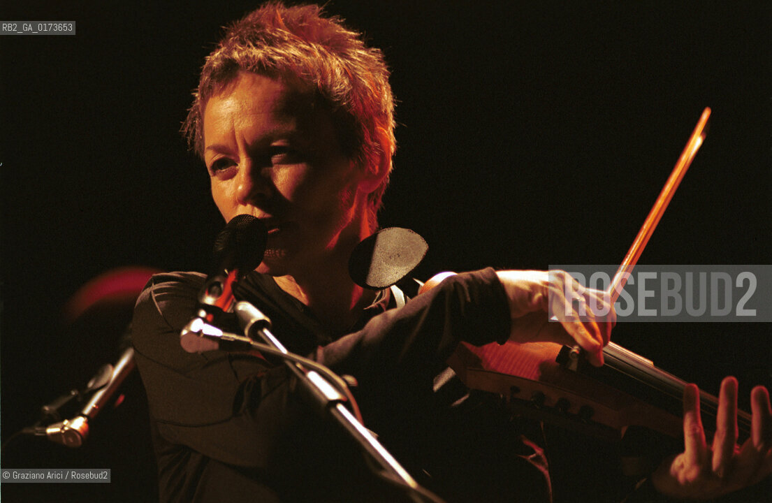 LA COMPOSITRICE COMPOSITRICE CONTEMPORANEA CANTANTE VIOLINISTA LAURIE ANDERSON - VENEZIA - 2001 @ Graziano Arici/Rosebud2