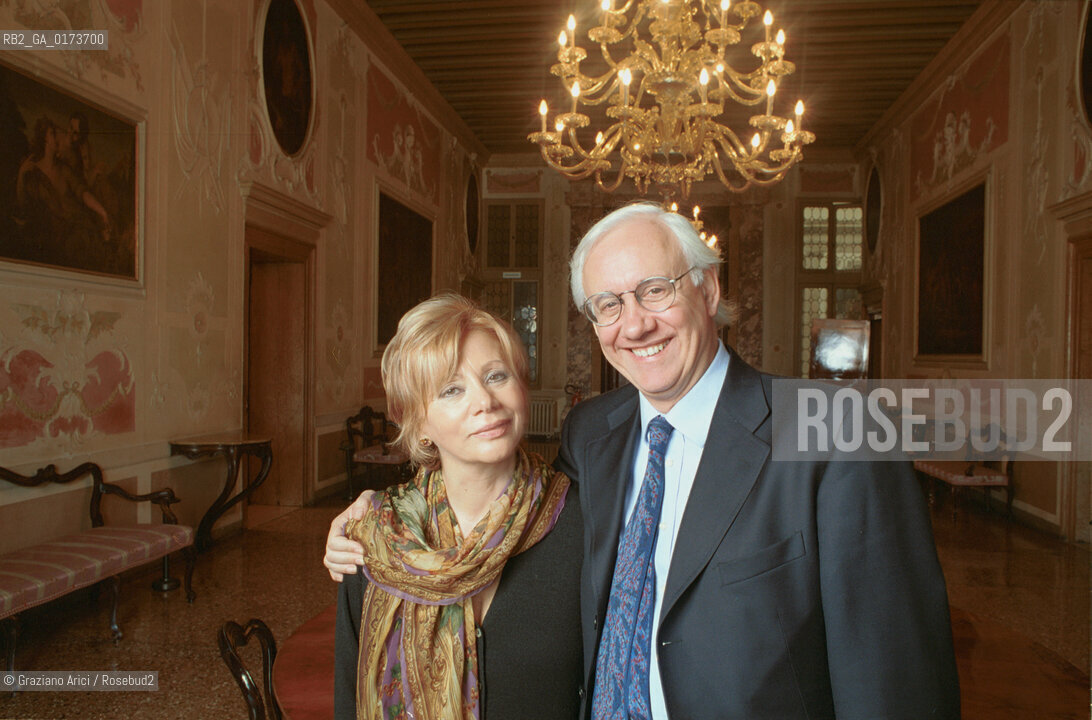 IL SINDACO DI VENEZIA PAOLO COSTA CON LA MOGLIE MAURA - VENEZIA 2001 ©Graziano Arici/Rosebud2