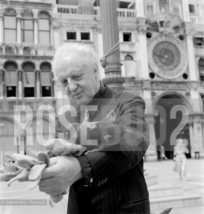 THE CONDUCTOR AND COMPOSER LEOPOLD STOKOWSKI IN VENICE - 1954 © ARCHIVIO Graziano Arici/Rosebud2  / MUSICA / MUSICA CLASSICA / DIRETTORE DORCHESTRA / COMPOSITORE / PIAZZA SAN MARCO