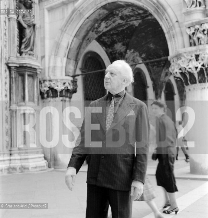 THE CONDUCTOR AND COMPOSER LEOPOLD STOKOWSKI IN VENICE - 1954 © ARCHIVIO Graziano Arici/Rosebud2  / MUSICA / MUSICA CLASSICA / DIRETTORE DORCHESTRA / COMPOSITORE / PIAZZA SAN MARCO