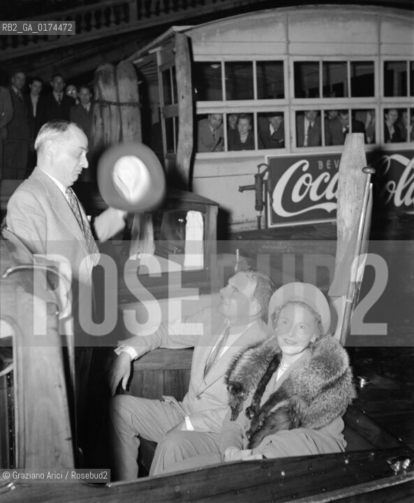 THE GOVERNOR OF NEW YORK THOMAS E. DEWEY WITH HIS WIFE FRANCES AND THE CONSUL OF USA IN VENICE -1949 - © ARCHIVIO Graziano Arici/Rosebud2  / POLITICA / GOVERNATORE / CONSOLE