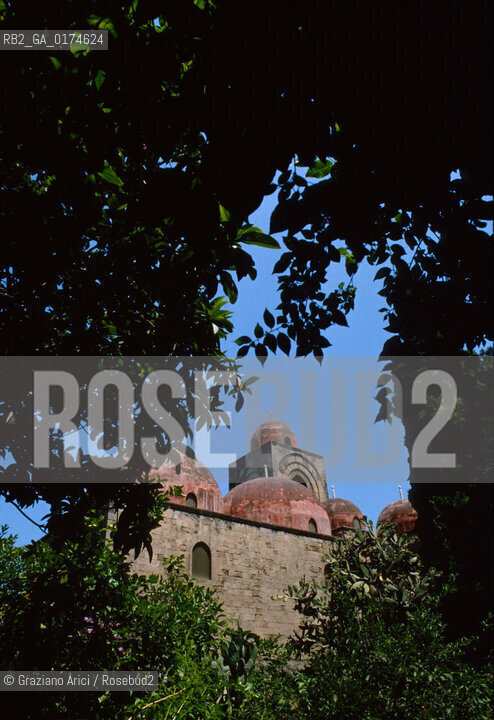SICILIA  , PALERMO. : S.GIOVANNI DEGLI EREMITI - © 2002 Graziano Arici/Rosebud2 / GEO / CHIESA / ARCHITETTURA NORMANNA