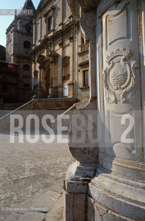 SICILIA  , (SIRACUSA) NOTO : STRADA DEL CENTRO    - © 2002 Graziano Arici/Rosebud2 / GEO / ARCHITETTURA / BAROCCO