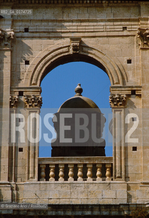 SICILIA  , (SIRACUSA) NOTO : CHIESA    - © 2002 Graziano Arici/Rosebud2 / GEO / ARCHITETTURA / BAROCCO / FINESTRA