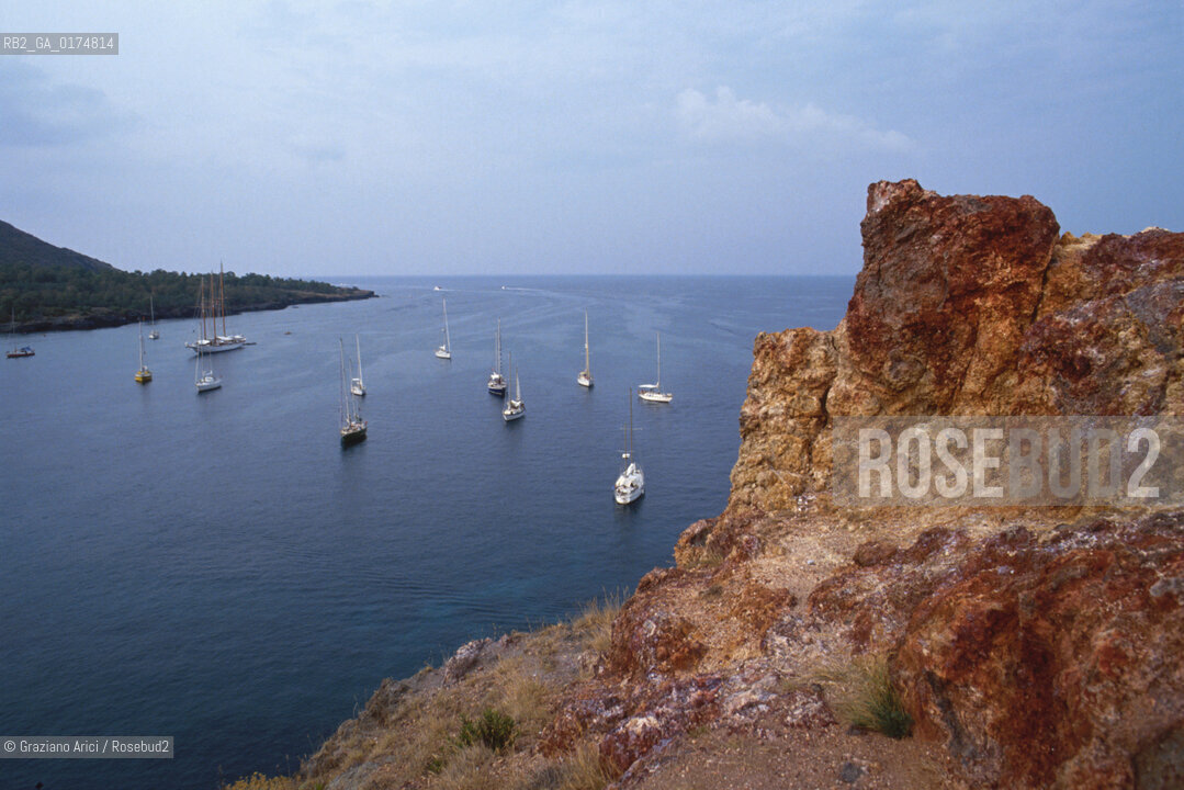 SICILIA  , ( ARCIPELAGO DELLE ISOLE EOLIE) ISOLA DI VULCANO   - © 2002 Graziano Arici/Rosebud2 / GEO / MARE