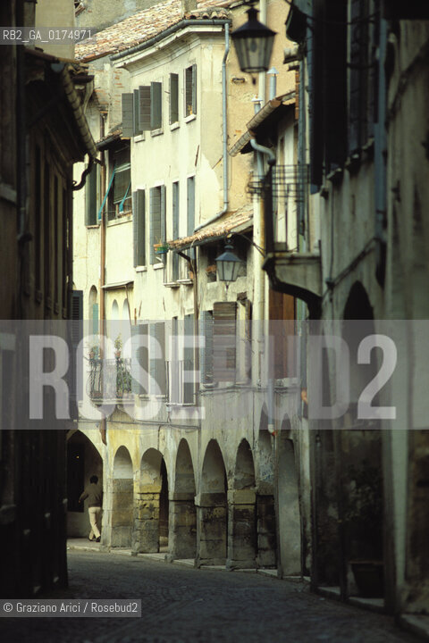 VENETO, ASOLO ( TREVISO) :  STRADINA DEL CENTRO  © 2002 Graziano Arici/Rosebud2 / GEO /