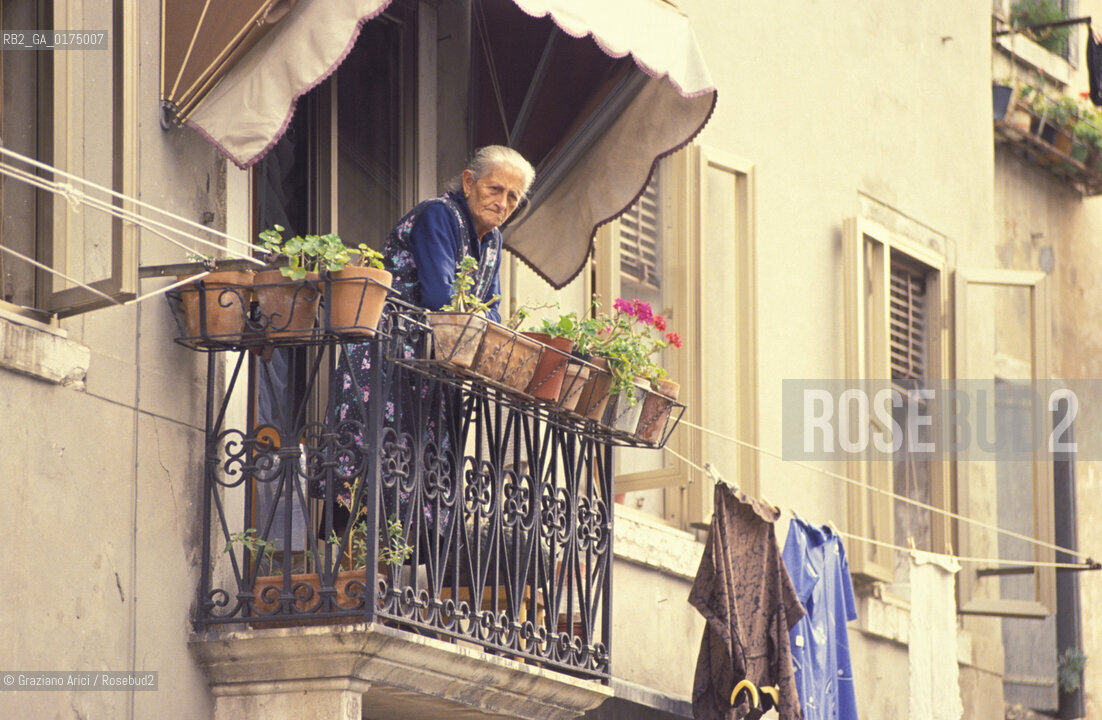 VENETO, CHIOGGIA  (VENEZIA) : TERRAZZO -  © 2002 Graziano Arici/Rosebud2 / GEO /