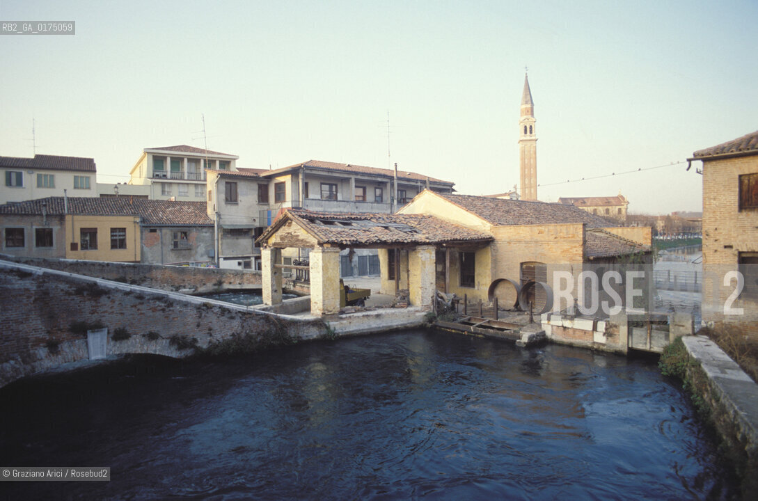 VENETO, DOLO (VENEZIA) MULINI SUL FIUME BRENTA  -  © 2002 Graziano Arici/Rosebud2 / GEO /