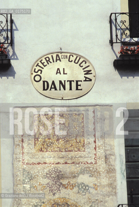 VENETO,TREVISO :INSEGNA DI OSTERIA  -  © 2002 Graziano Arici/Rosebud2 / GEO