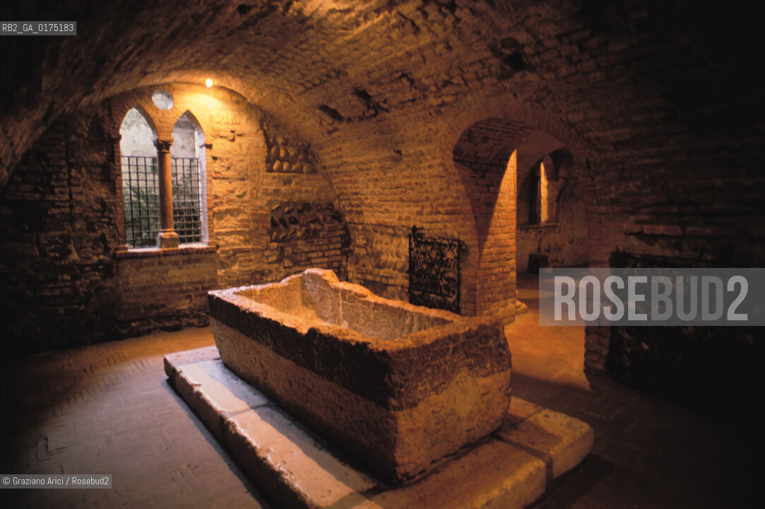 VENETO,VERONA :CHIOSTRO DI SAN FRANCESCO AL CORSO - TOMBA DI GIULIETTA  -  © 2002 Graziano Arici/Rosebud2 / GEO /