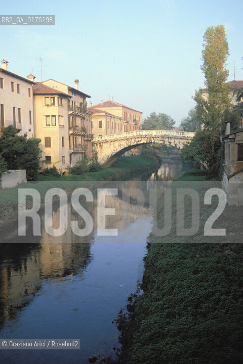 VENETO, VICENZA :IL FIUME BACCHIGLIONE  -  © 2002 Graziano Arici/Rosebud2 / GEO /