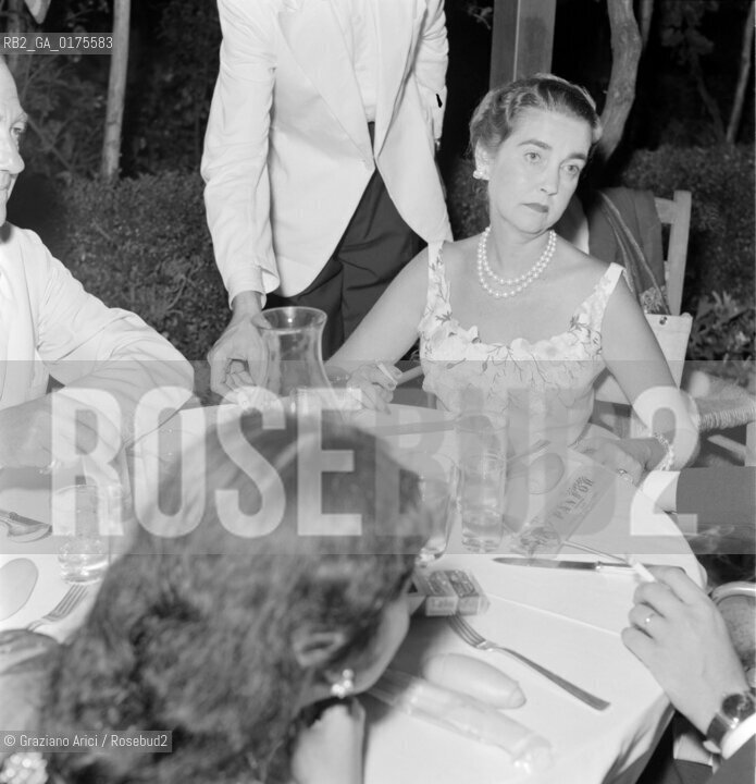 BARBARA HUTTONS PARTY IN LOCANDA CIPRIANI IN TORCELLO (VENICE) : THE HEIRESS BARBARA HUTTON  - 1957  - © ARCHIVIO Graziano Arici/Rosebud2  / NOBILE / NOBILTA / EREDITIERE / FESTA