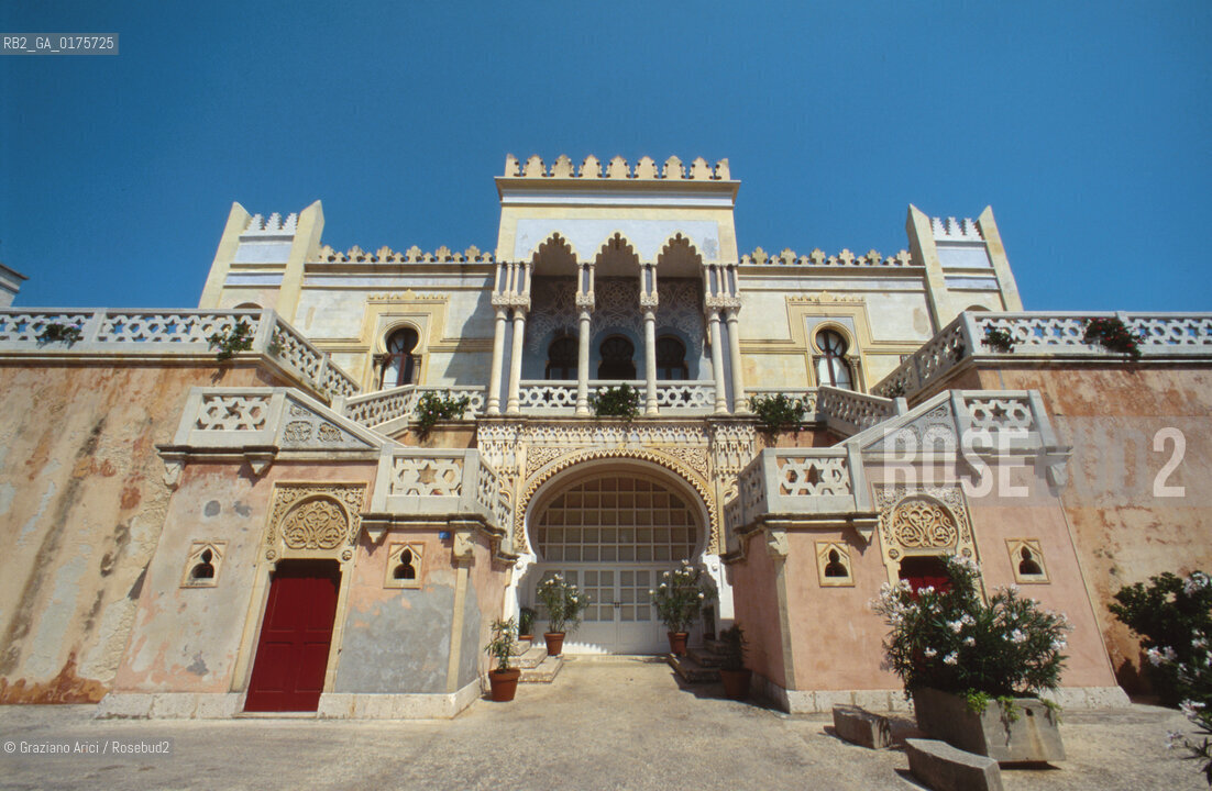 PUGLIA  , (BRINDISI) : VILLA SULLA COSTA IONICA   - © 2002 Graziano Arici/Rosebud2 / GEO / STILE MORESCO