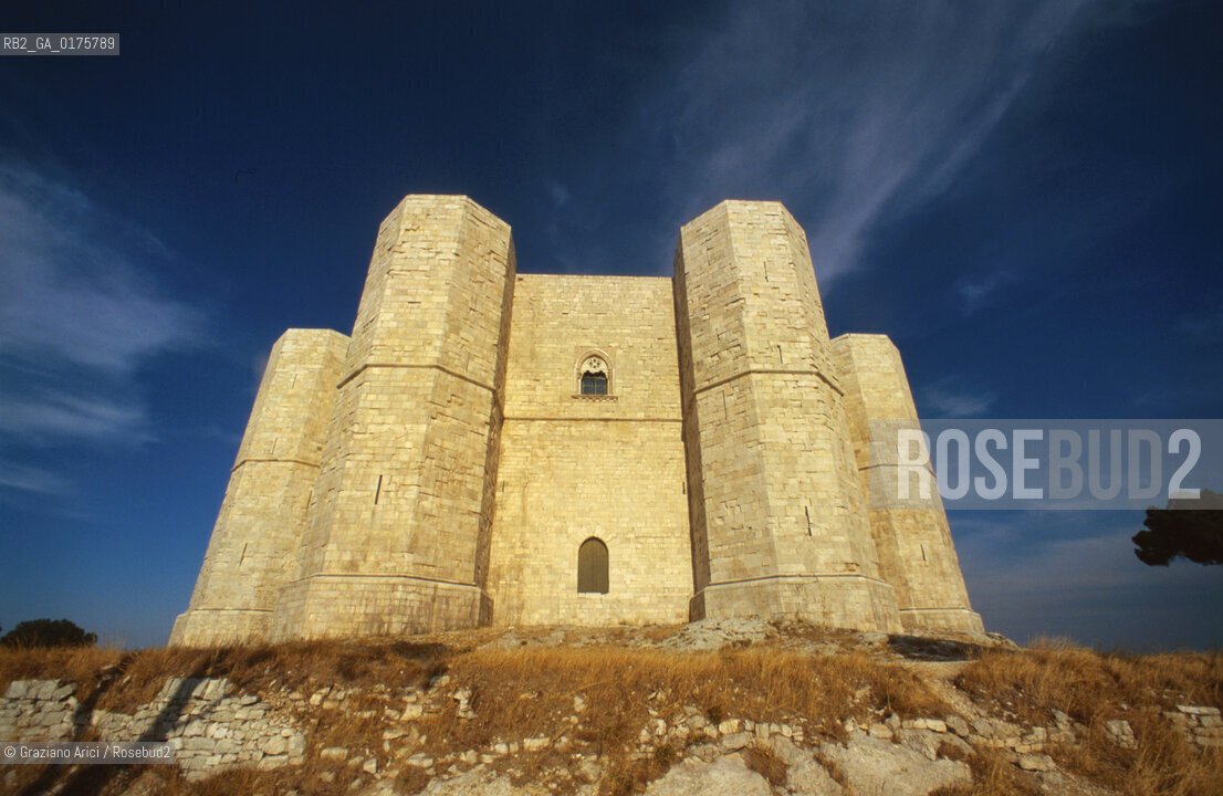 PUGLIA  ,  ( BARI)   ANDRIA  : CASTEL DEL MONTE - © 2002 Graziano Arici/Rosebud2 / GEO / ARCHITETTURA / CASTELLO /