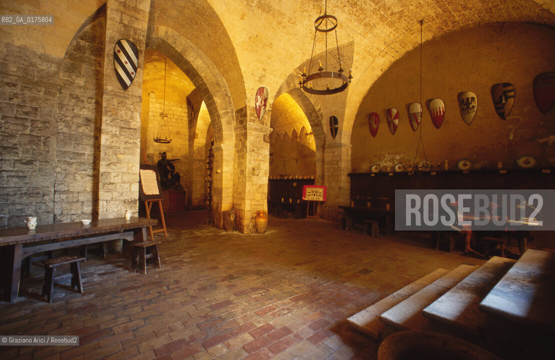 PUGLIA  ,  ( BARI)   BARLETTA  : CANTINA DELLA DISFIDA - © 2002 Graziano Arici/Rosebud2 / GEO