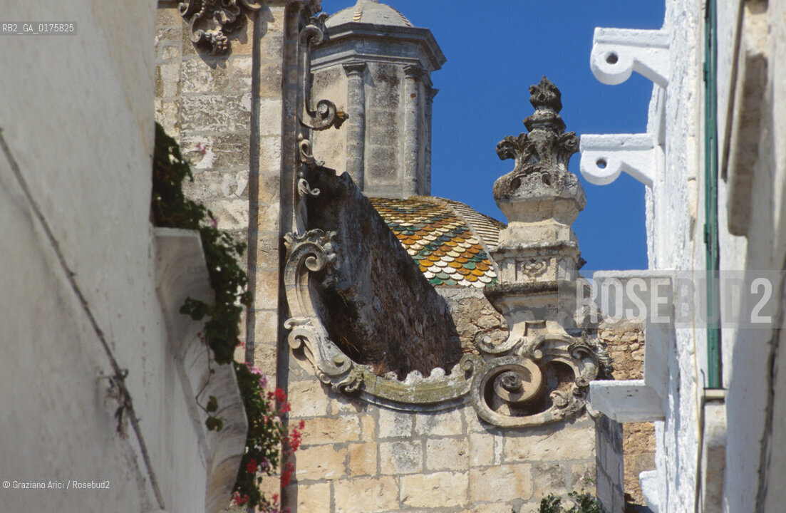 PUGLIA  , ( BRINDISI ) OSTUNI : STRADA DEL CENTRO   - © 2002 Graziano Arici/Rosebud2 / GEO / BAROCCO