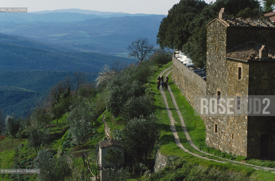 TOSCANA , (SIENA) : MONTALCINO - PANORAMA   - © 2002 Graziano Arici/Rosebud2 / GEO / VINO