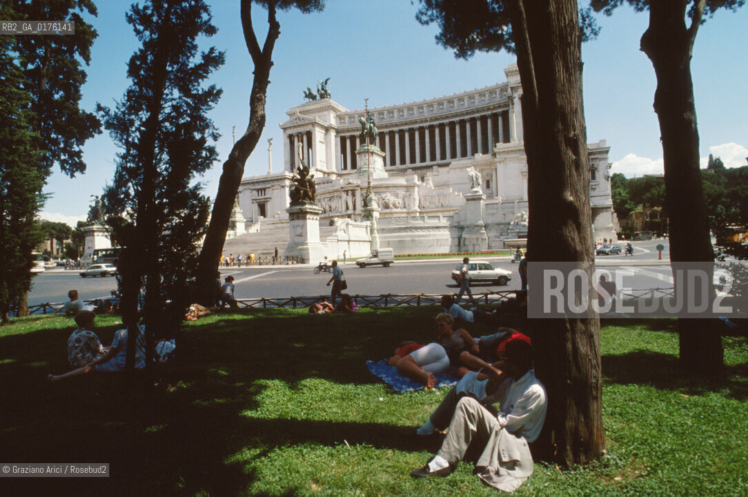 LAZIO, ROMA : PIAZZA S.MARCO E VITTORIANO  - © 1995 Graziano Arici/Rosebud2 / GEO /