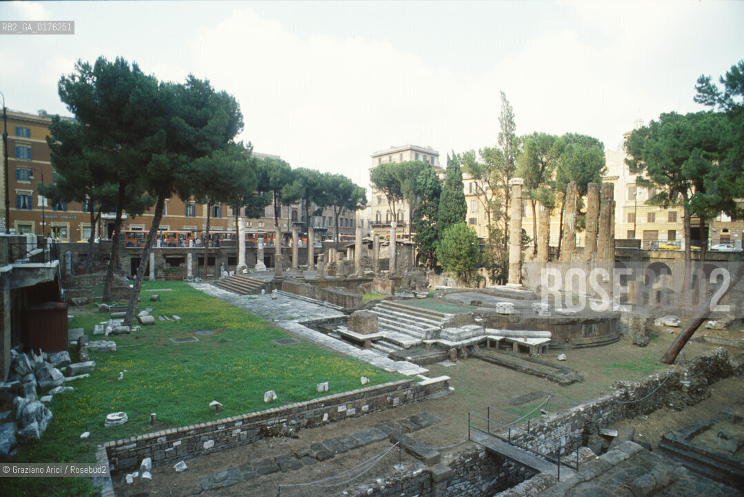 LAZIO, ROMA : LARGO DI TORRE ARGENTINA - TEMPLI REPUBBLICANI  - © 1995 Graziano Arici/Rosebud2 / GEO / ARCHEO