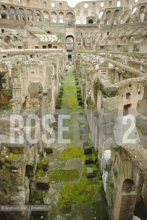 LAZIO, ROMA : COLOSSO  - © 1995 Graziano Arici/Rosebud2 / GEO / ARCHEO / ANFITEATRO